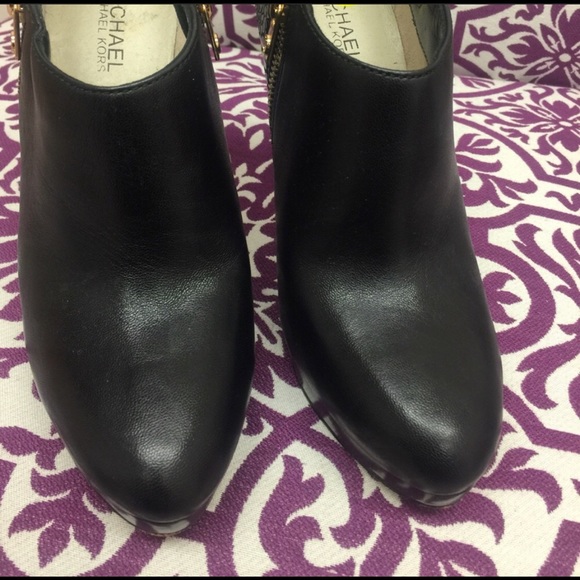 Leather Michael Kors Black Leather Booties w/ Python-sz 9 - Picture 5 of 7